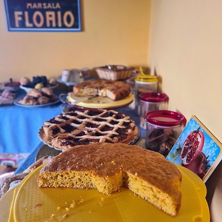 Due Passi Dal Centro Bed & Breakfast Marsala Dış mekan fotoğraf