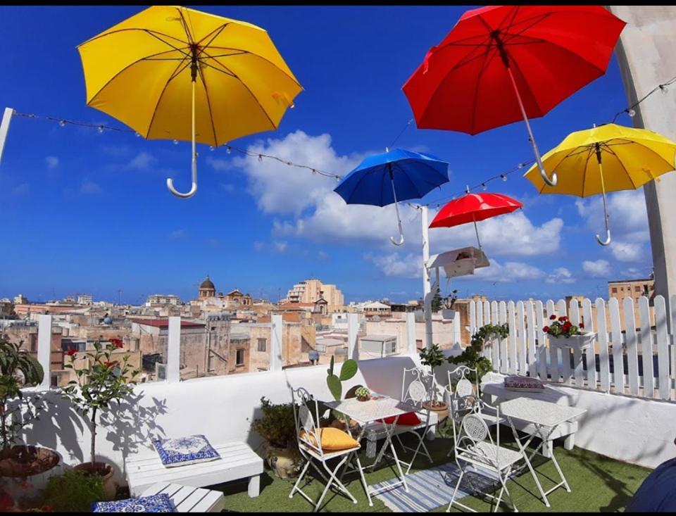 Due Passi Dal Centro Bed & Breakfast Marsala Dış mekan fotoğraf